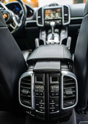 Porsche Cayenne cena 199900 przebieg: 126000, rok produkcji 2015 z Szczecin małe 497